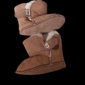 NWOT Bearpaw baby boots US L